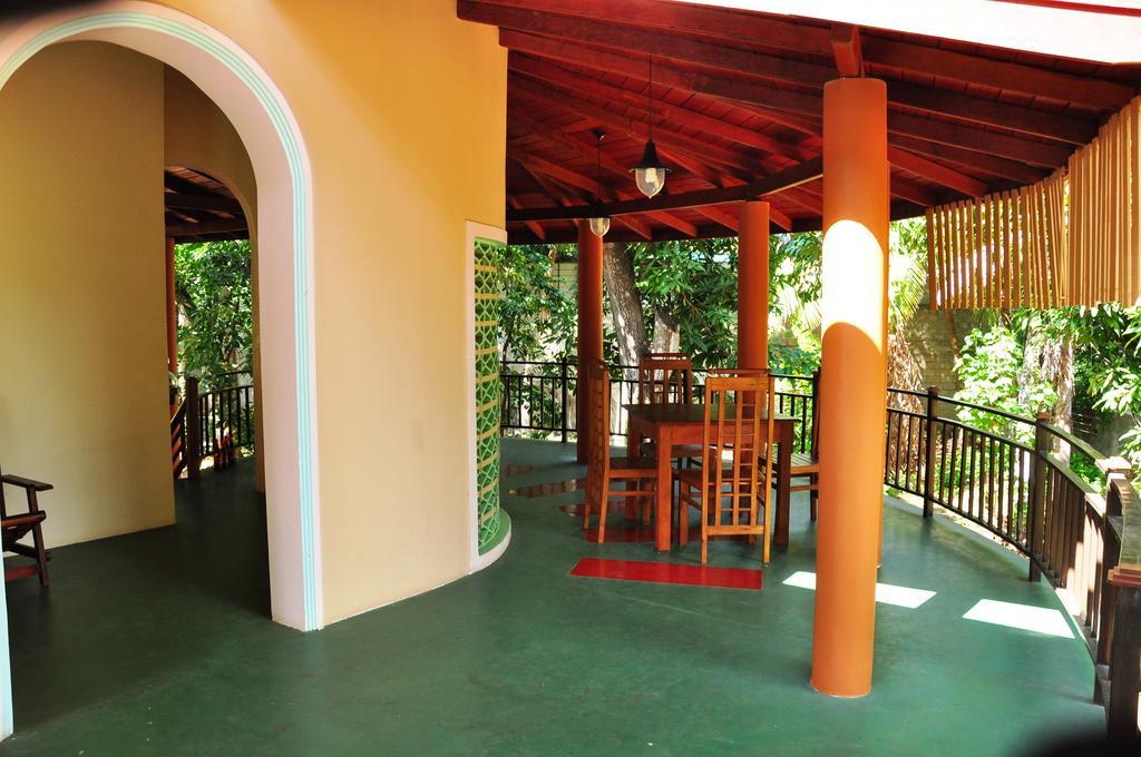 Leopard City Hostel Tissamaharama Exterior foto